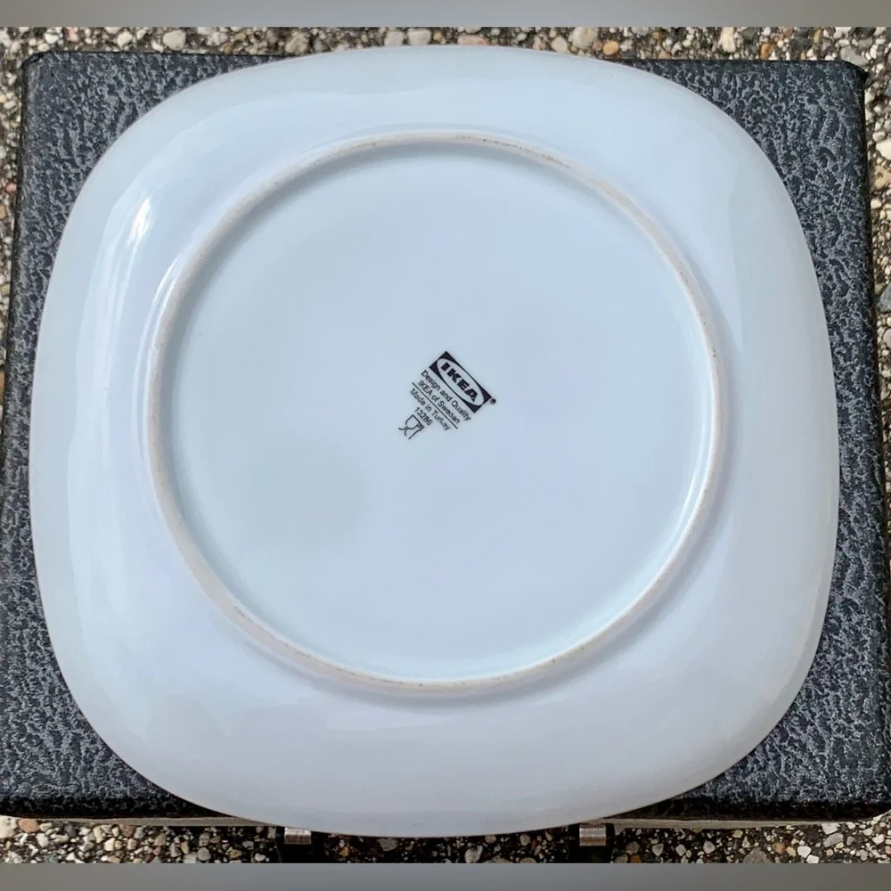 Discontinued White IKEA VARDERA 13286 Soft Angle Square Dinner Plate Replacement